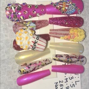 Popcorn press on nails